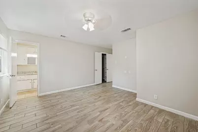 213 W Dorris Drive, Grand Prairie, TX 75051 - Photo 19