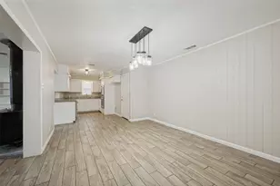 213 W Dorris Dr, Grand Prairie, TX 75051 - Photo 7