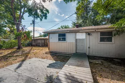 213 W Dorris Drive, Grand Prairie, TX 75051 - Photo 23