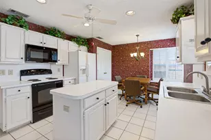 1110 Emily Ln, Carrollton, TX 75010 - Photo 13