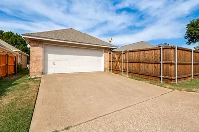 1110 Emily Lane, Carrollton, TX 75010 - Photo 23