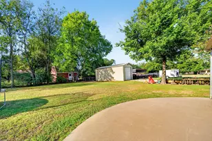 708 E High St, Wills Point, TX 75169 - Photo 15