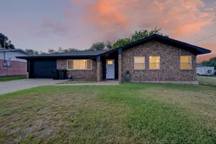 708 E High St, Wills Point, TX 75169 - Photo 1
