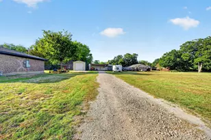 708 E High St, Wills Point, TX 75169 - Photo 27