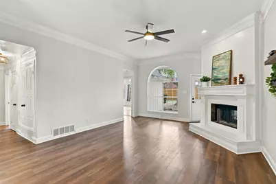 2801 Buena Vista Court, Carrollton, TX 75007 - Photo 9