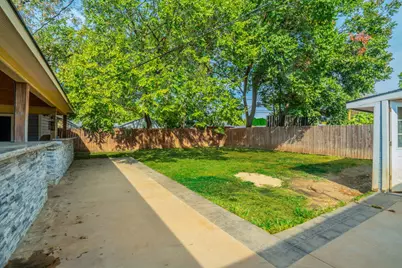 934 Indian Hills Drive, Grand Prairie, TX 75051 - Photo 25