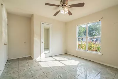 934 Indian Hills Drive, Grand Prairie, TX 75051 - Photo 15