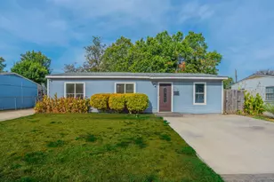 934 Indian Hills Dr, Grand Prairie, TX 75051 - Photo 1