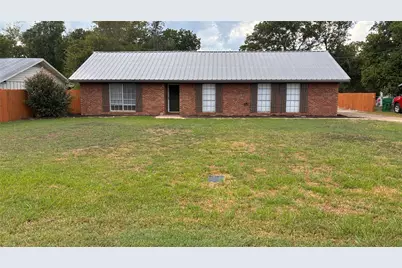 429 Davis Street, Fairfield, TX 75840 - Photo 1