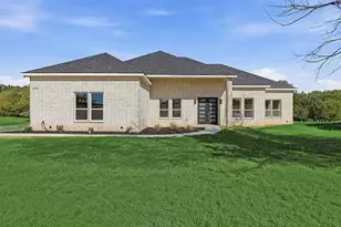 2304 Candlestick Dr, Granbury, TX 76049 - Photo 1
