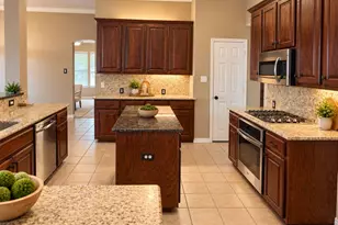 2301 Laura Elizabeth Trail, Mansfield, TX 76063 - Photo 11
