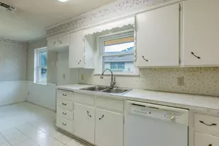 5719 Stratford Dr, Waco, TX 76710 - Photo 9