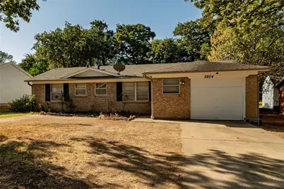 2204 Cales Drive, Arlington, TX 76013 - Photo 3