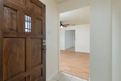 2204 Cales Drive, Arlington, TX 76013 - Photo 5
