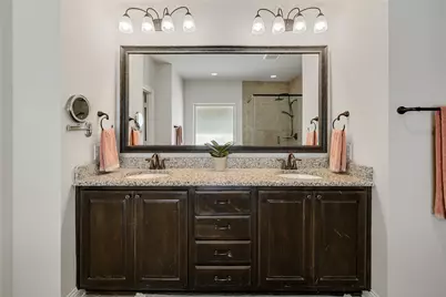 1820 Roundtree Circle W, Fort Worth, TX 76008 - Photo 17