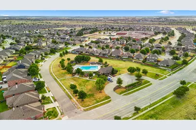 729 Rio Bravo Drive, Fort Worth, TX 76052 - Photo 33