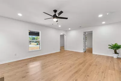 1402 N Brents Avenue, Sherman, TX 75090 - Photo 11