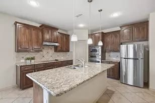 8 Mapleridge Dr, Edgecliff Village, TX 76134 - Photo 9