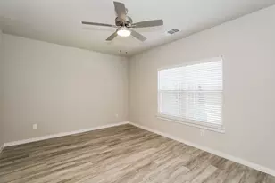 615 Sophia Wy, Lewisville, TX 75057 - Photo 9