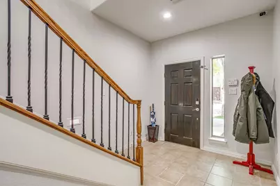 714 E 1st Street, Fort Worth, TX 76102 - Photo 3