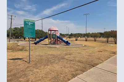 2001 Carverly Drive, Fort Worth, TX 76112 - Photo 19