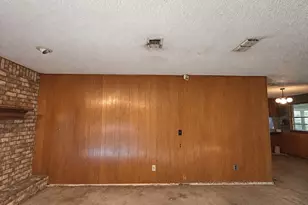 2001 Carverly Dr, Fort Worth, TX 76112 - Photo 3