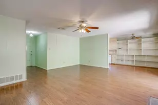 915 Cherry Laurel Ln, Arlington, TX 76012 - Photo 7