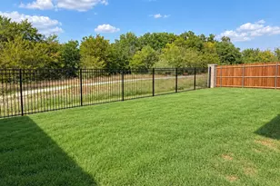 2812 McCormick St, Denton, TX 76205 - Photo 3