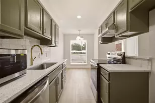 908 Isbell Rd, Fort Worth, TX 76114 - Photo 5
