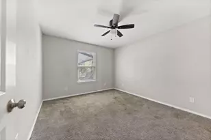 805 S 4th St, Bonham, TX 75418 - Photo 13
