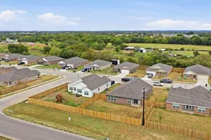 417 Jameson St, Springtown, TX 76082 - Photo 25