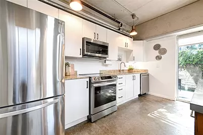 1001 Belleview Street #104, Dallas, TX 75215 - Photo 5