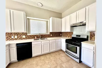 2735 Wentworth Drive, Grand Prairie, TX 75052 - Photo 17