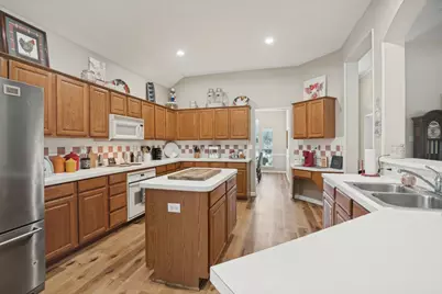 4914 Petersburg Drive, Rowlett, TX 75088 - Photo 3