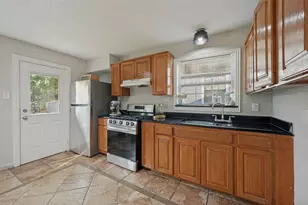 2614 Valwood Pkwy, Farmers Branch, TX 75234 - Photo 11