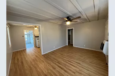 413 E Locust Street, Whitewright, TX 75491 - Photo 5