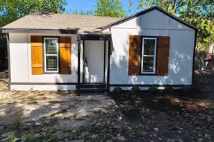 105 Short St, Farmersville, TX 75442 - Photo 1