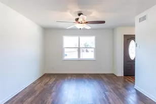 8708 Flicker Ln, Dallas, TX 75238 - Photo 5