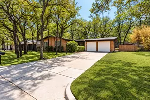 1237 King Dr, Bedford, TX 76022 - Photo 1