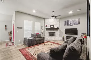 3907 Del Rio Ct, Granbury, TX 76049 - Photo 5