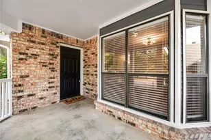 730 W Canty St, Dallas, TX 75208 - Photo 3