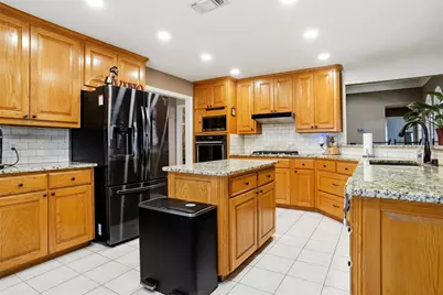 1703 Chretien Point Drive, Mansfield, TX 76063 - Photo 11