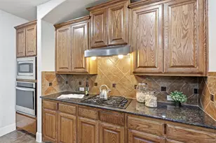 2841 Meadow Ridge Dr, Prosper, TX 75078 - Photo 9