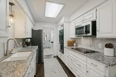 2077 Parkridge Drive, Hurst, TX 76054 - Photo 7