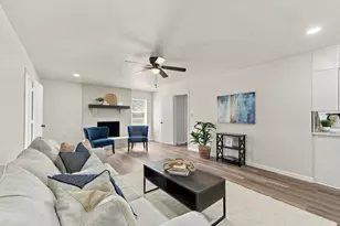 6820 Gary Ln, Fort Worth, TX 76112 - Photo 17