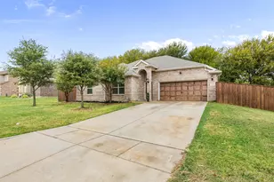 7512 Rose Crest Blvd, Forest Hill, TX 76140 - Photo 3