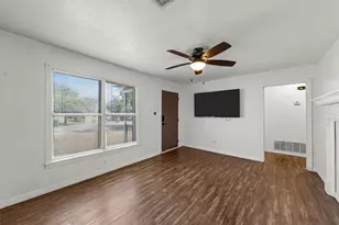 905 S Tyler, McGregor, TX 76657 - Photo 3