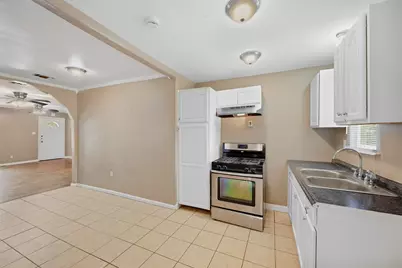 302 W Dexter Street, Sherman, TX 75092 - Photo 9