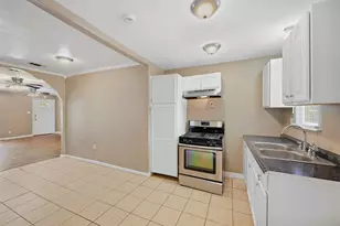 302 W Dexter St, Sherman, TX 75092 - Photo 9