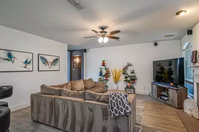 2821 Meadow Green Drive, Flower Mound, TX 75022 - Photo 5